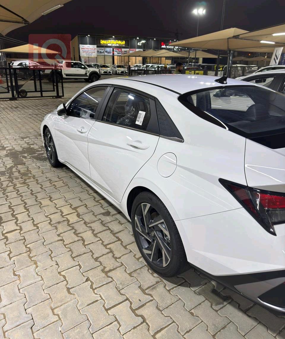 هیوندای ئەلەنترا